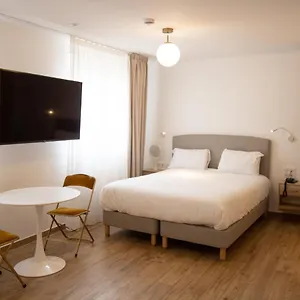 Les Rebelles Hotel Parigi